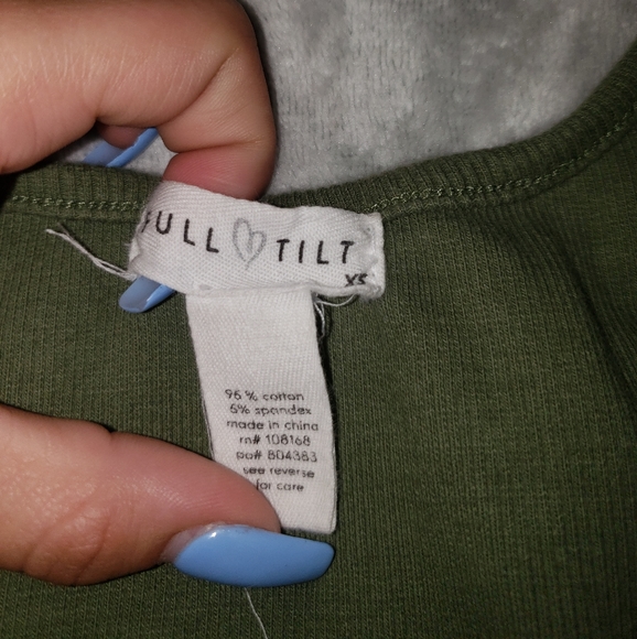 Tillys Cropped Tank - Picture 2 of 2